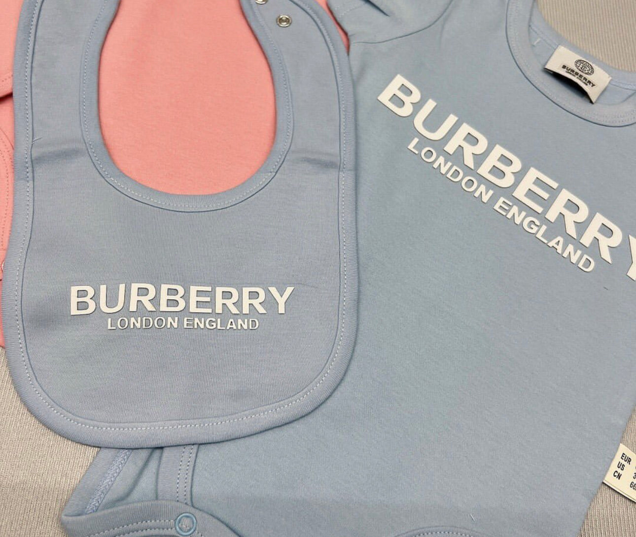 Baby onesie set