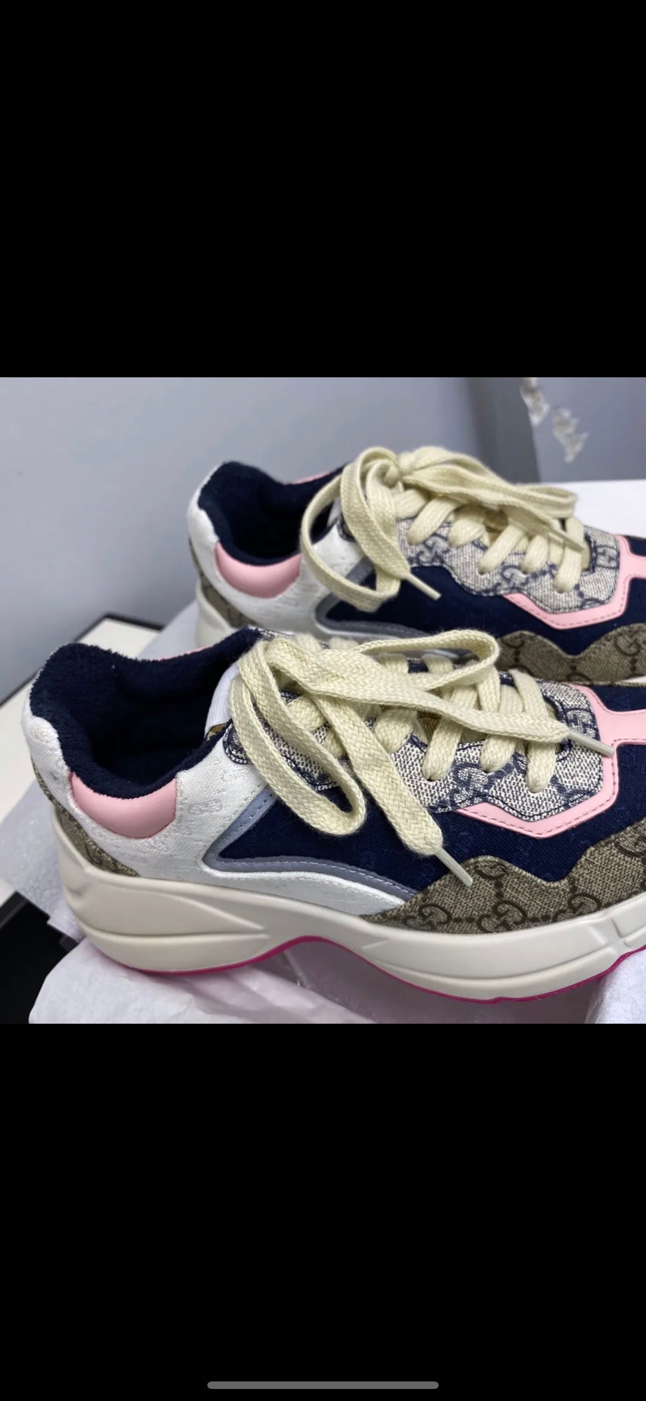 Women’s casual shoes