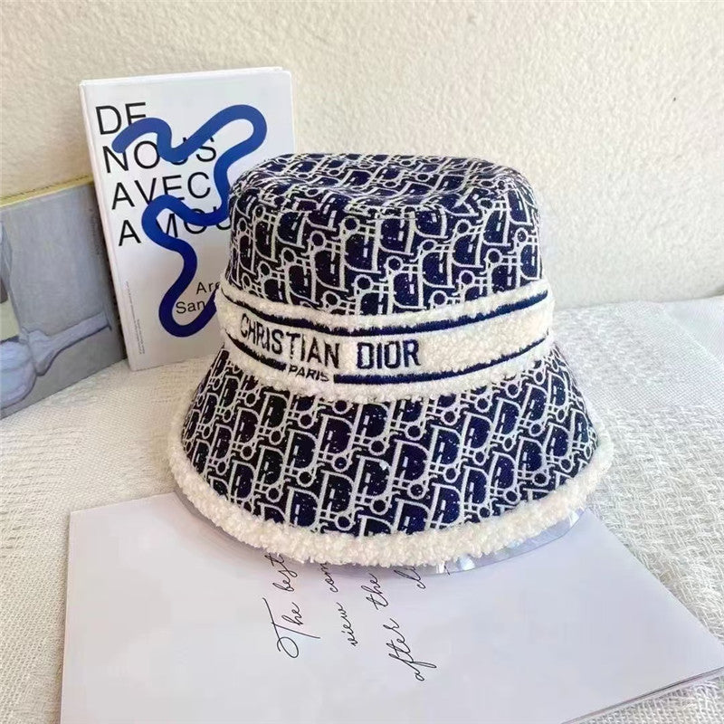 Bucket hat