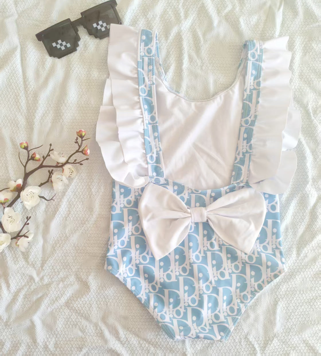 Girls swimsuit