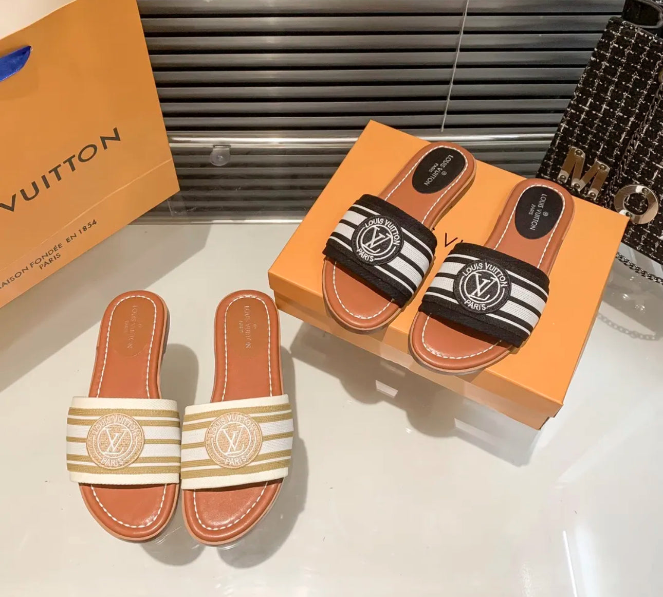 Women’s slides 2 colors