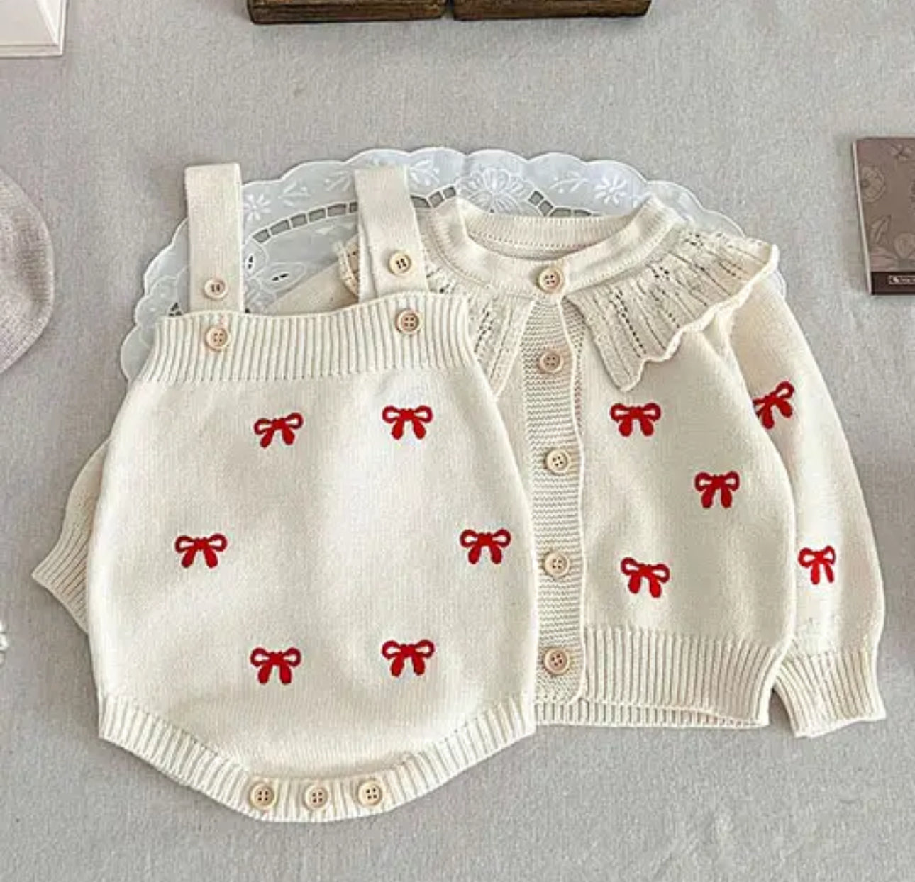 Baby bows set