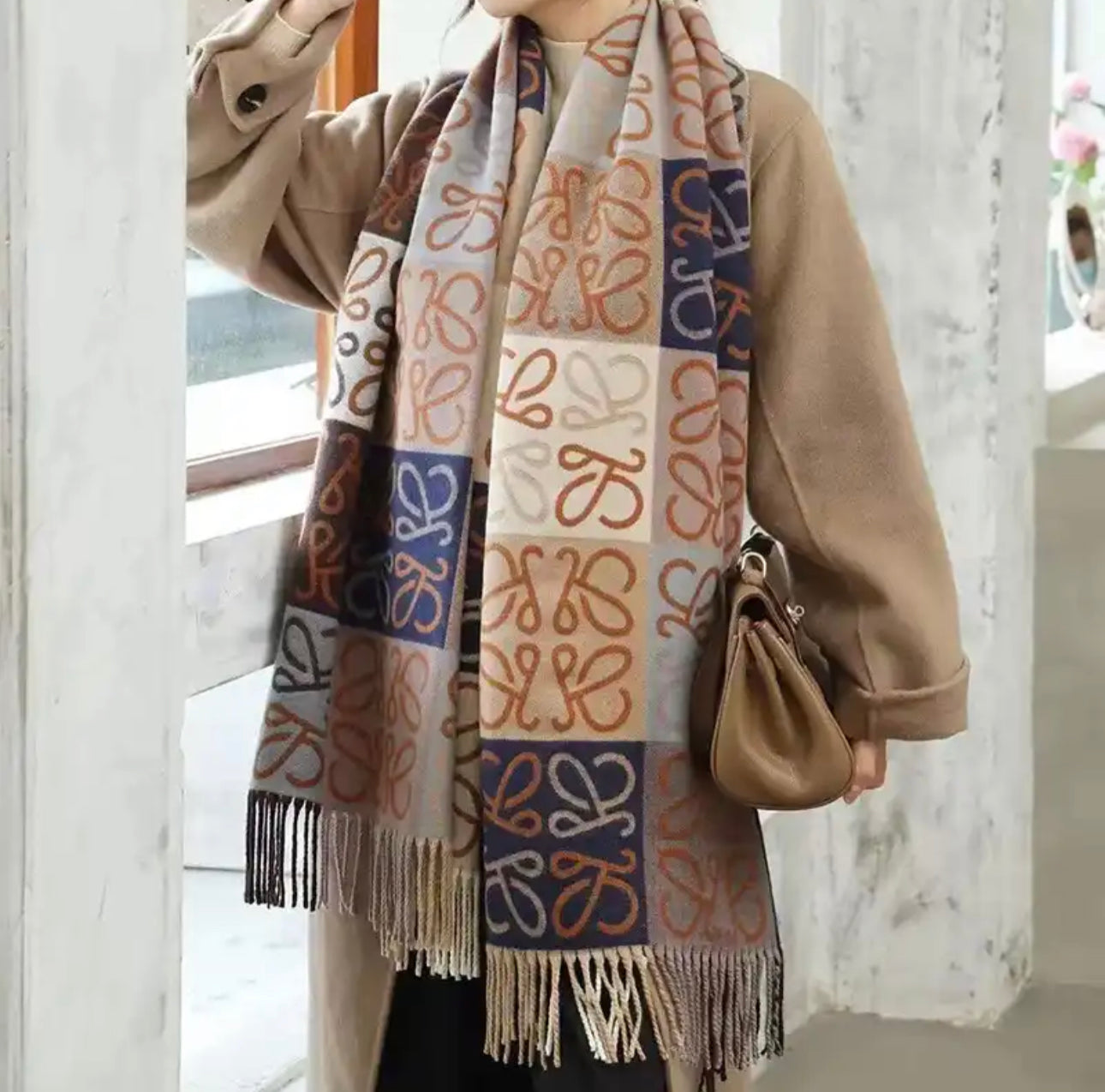 Women’s scarf
