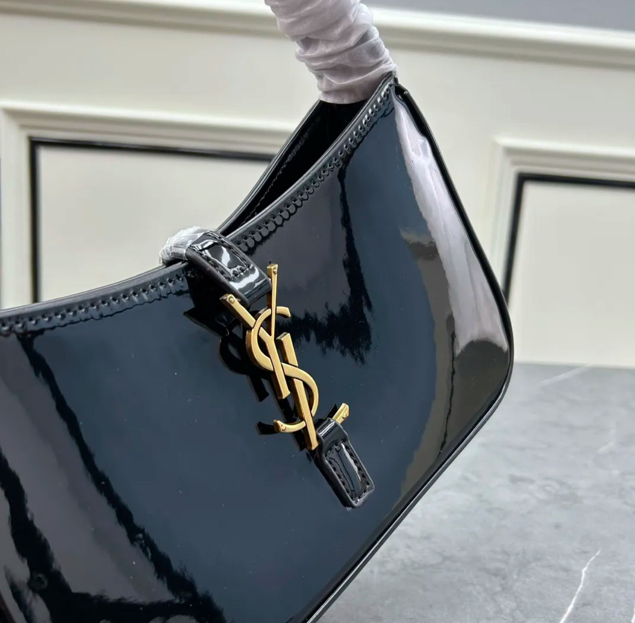 Black Y handbag