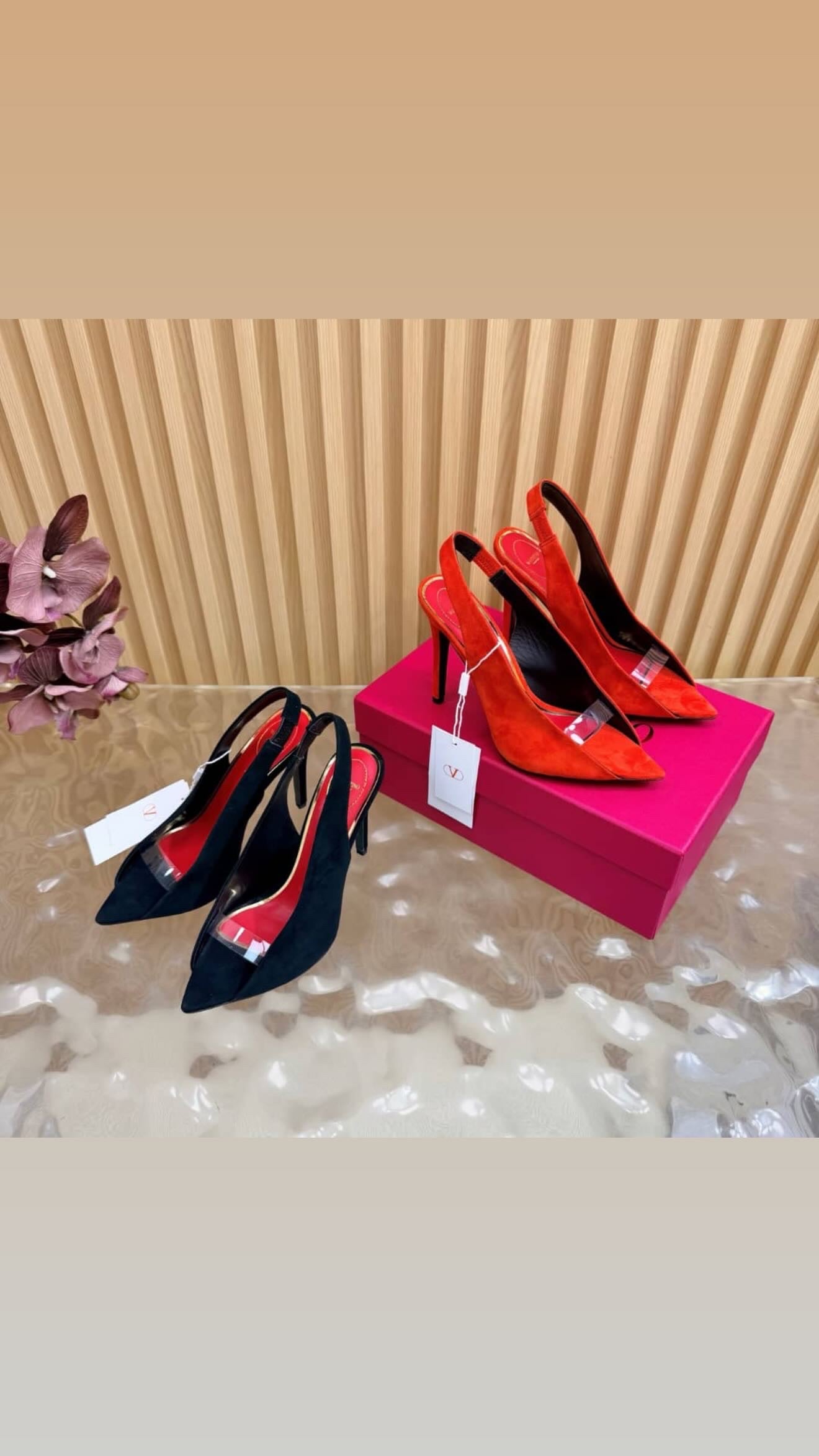 Women’s V shoes