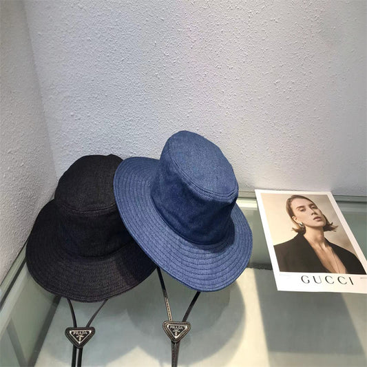Bucket hat