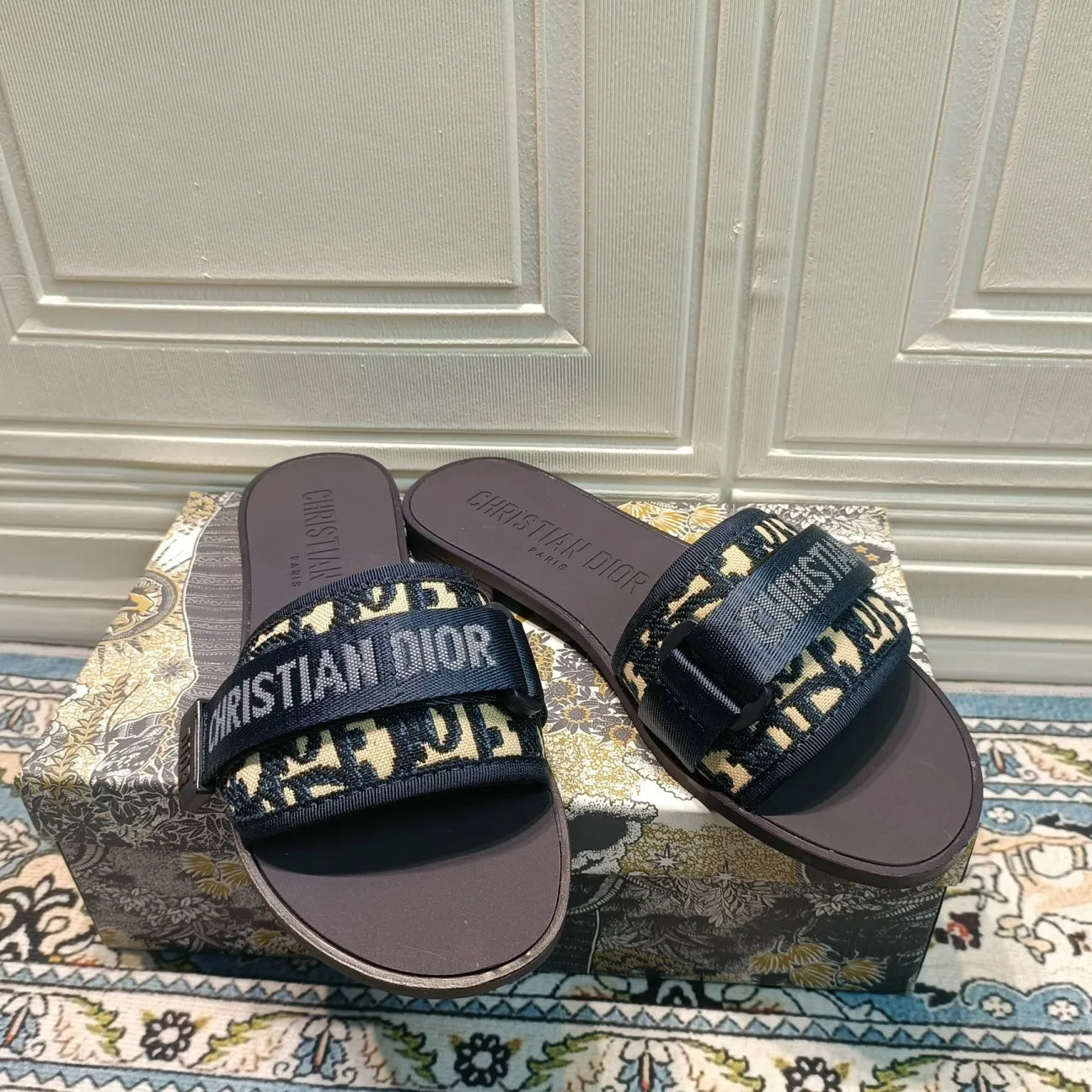 Women’s sandals