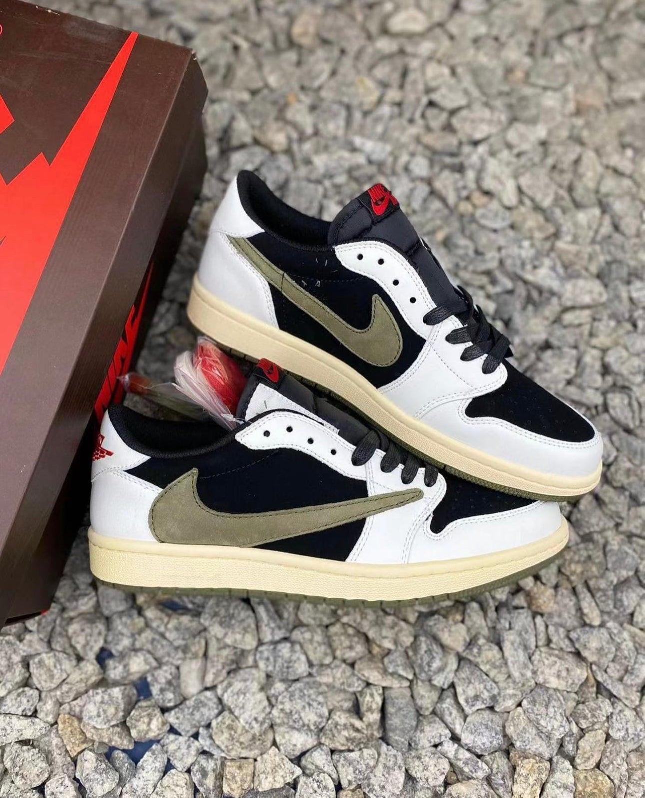 Adult T S Shoes