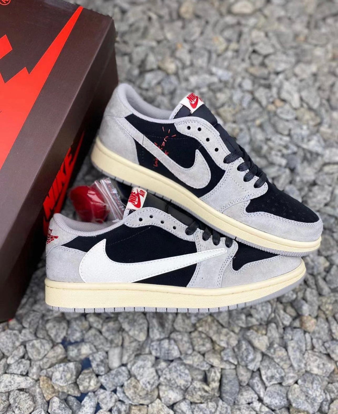 Adult T S Shoes