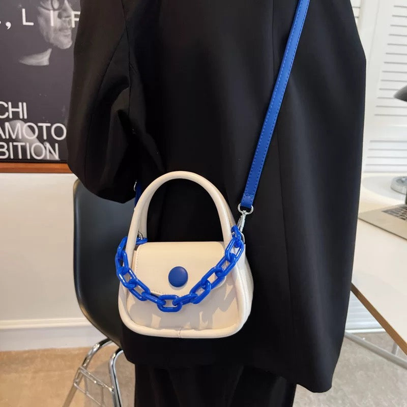 Chain handbag