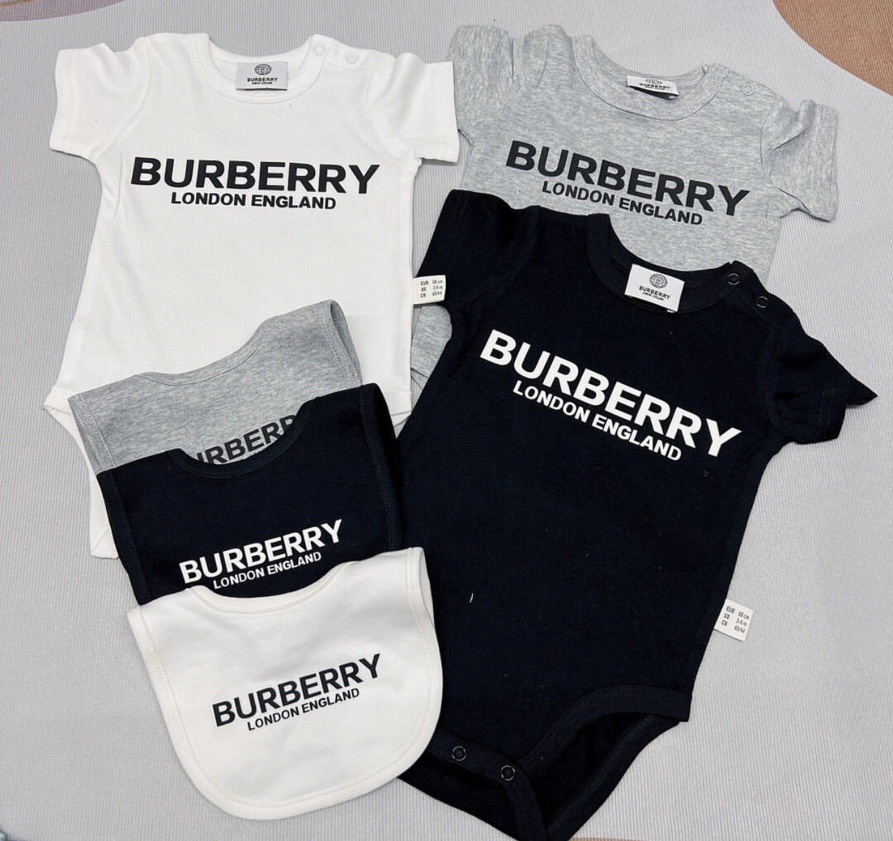 Baby onesie set