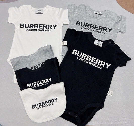 Baby onesie set