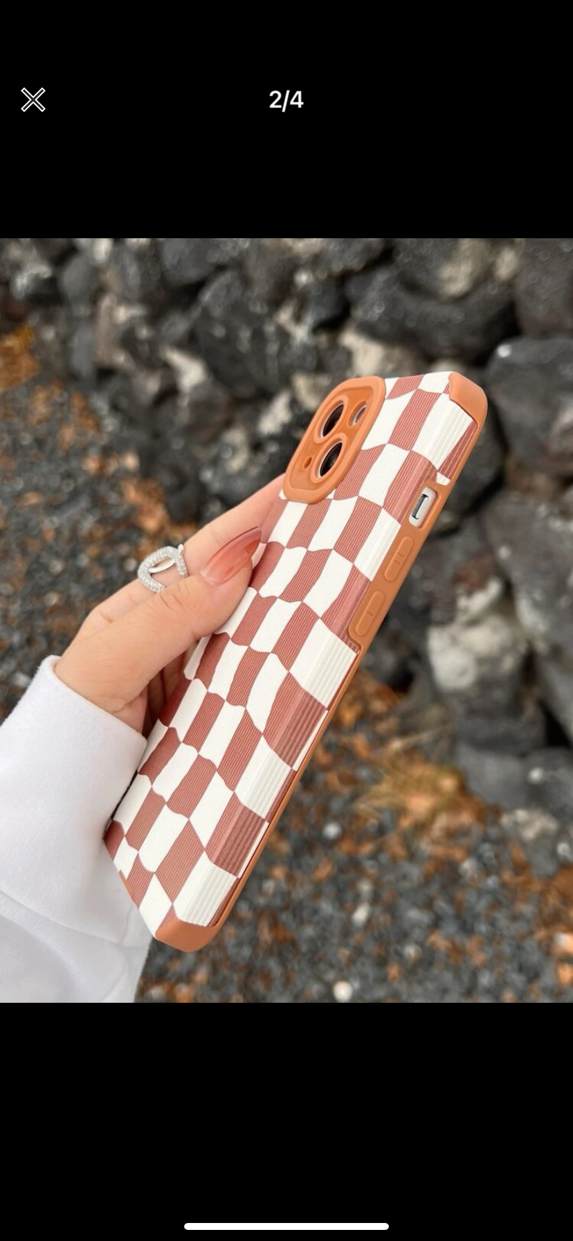 Twisted checkered case