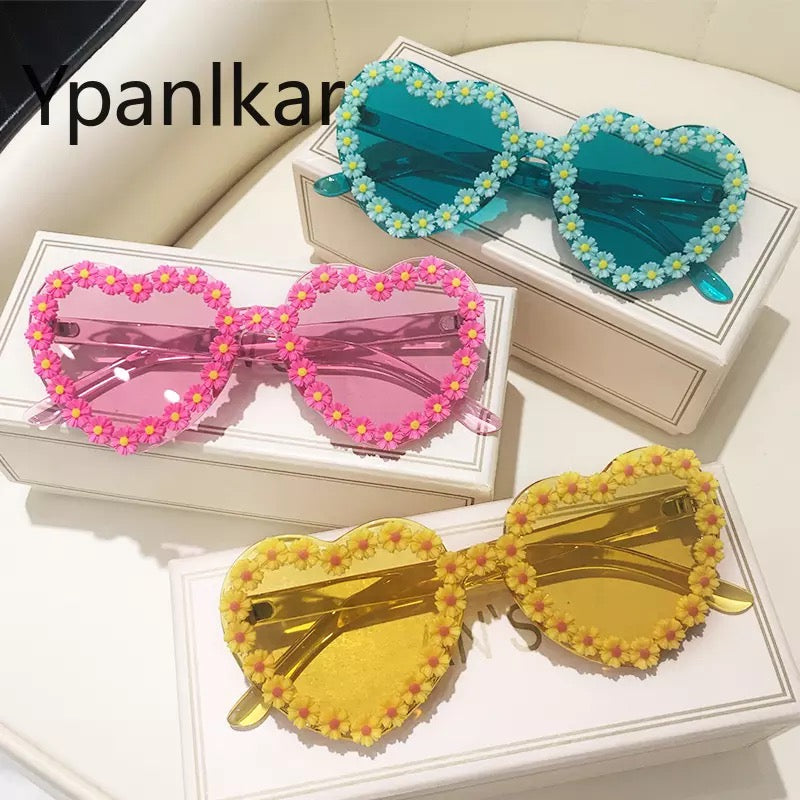 Heart floral sunglasses