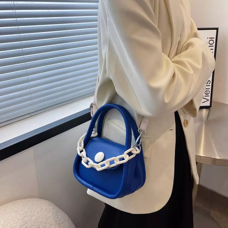 Chain handbag